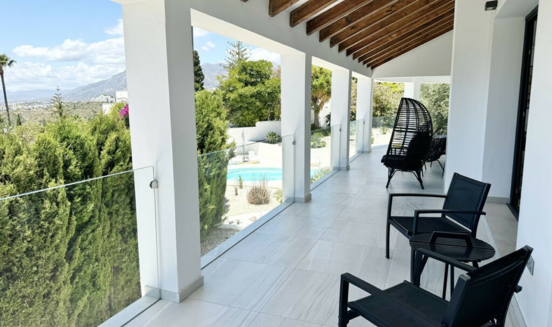 Resale - House -
El Rosario