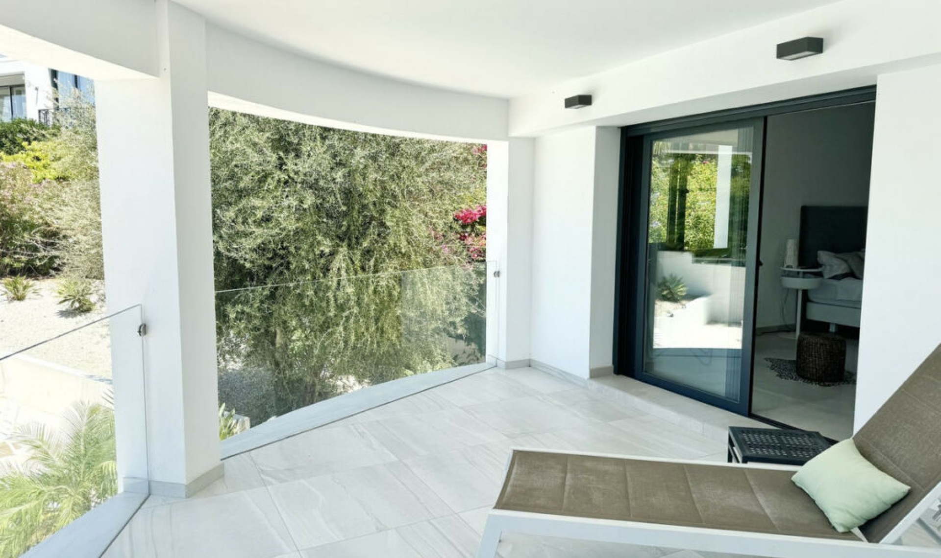 Resale - House -
El Rosario