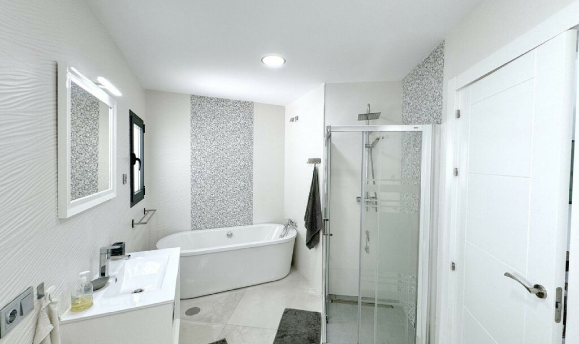 Resale - House -
El Rosario