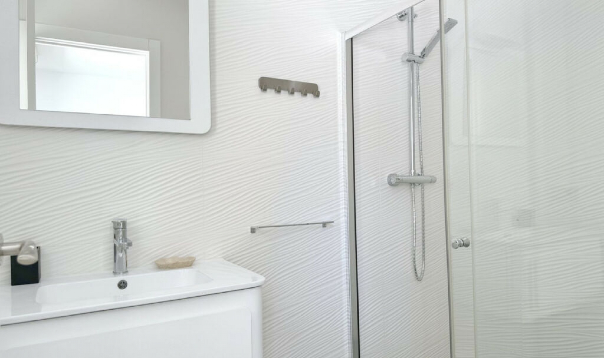 Resale - House -
El Rosario