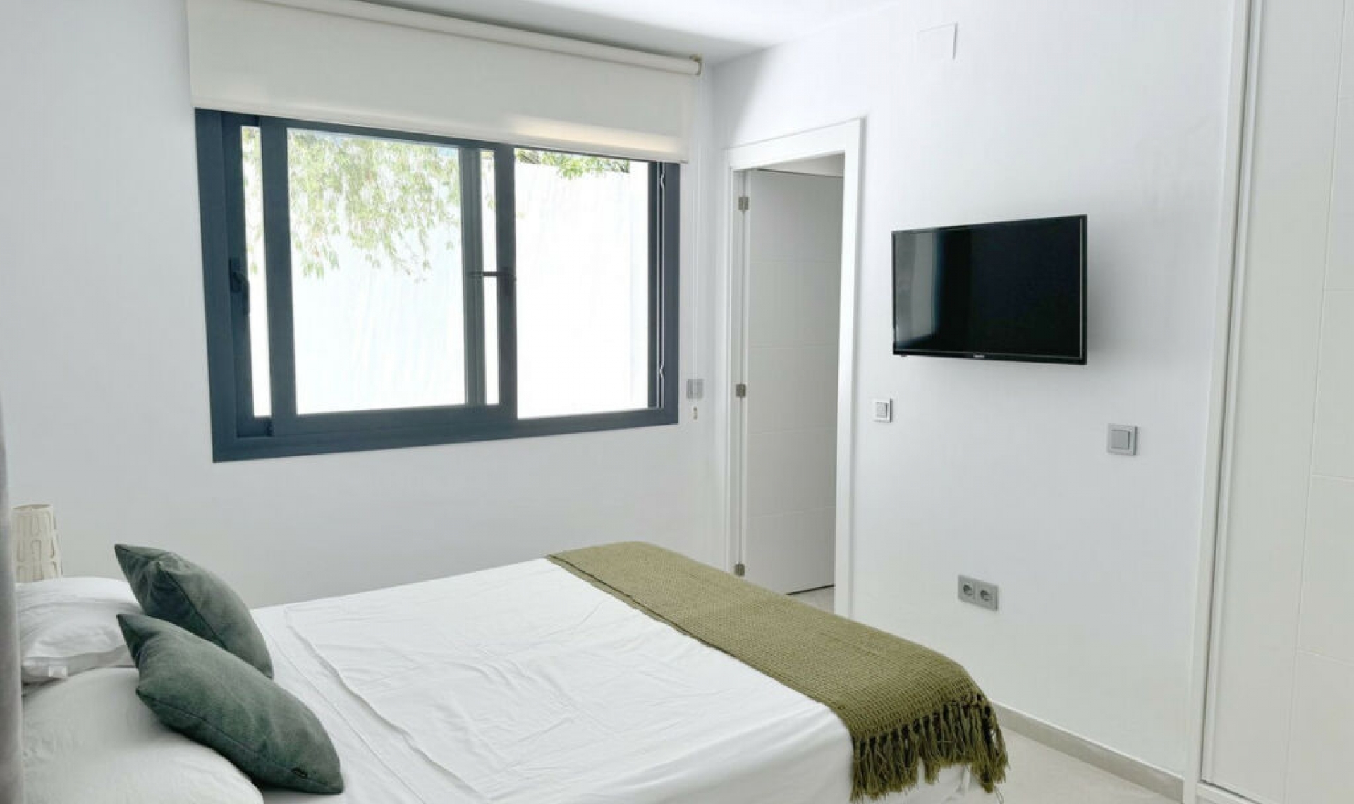 Resale - House -
El Rosario