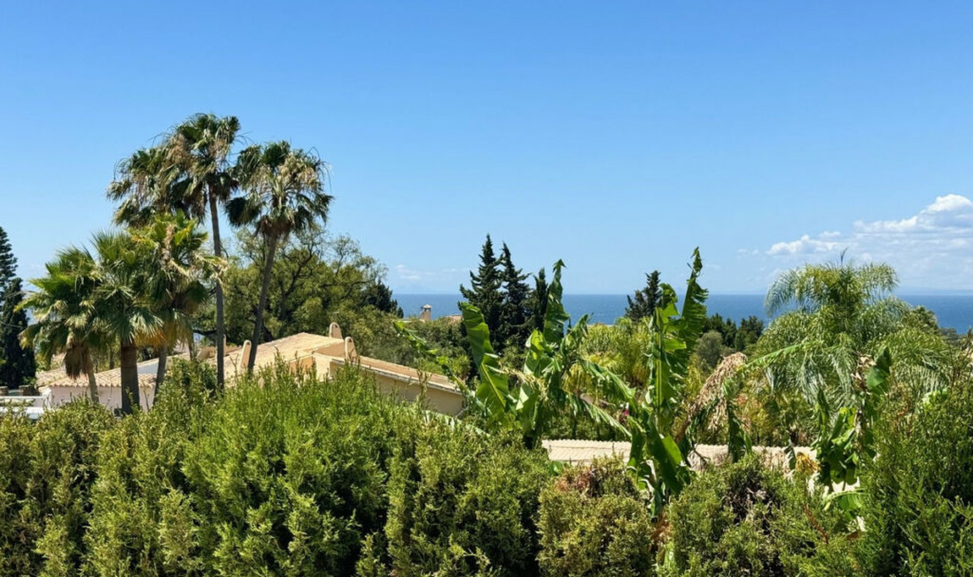 Resale - House -
El Rosario