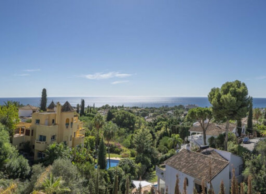 Resale - House -
El Rosario