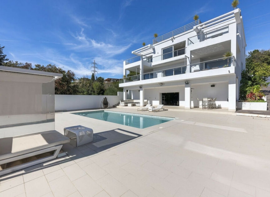 Resale - House -
El Rosario