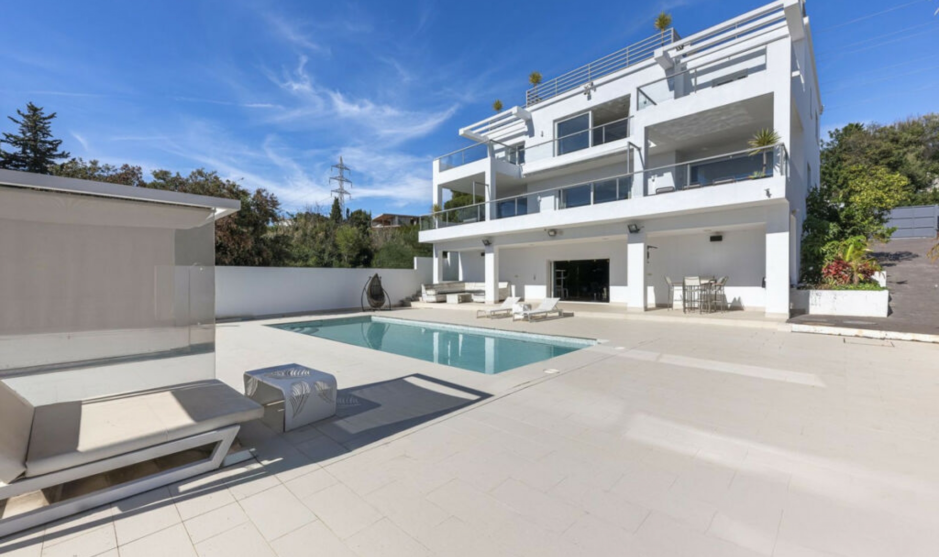 Resale - House -
El Rosario