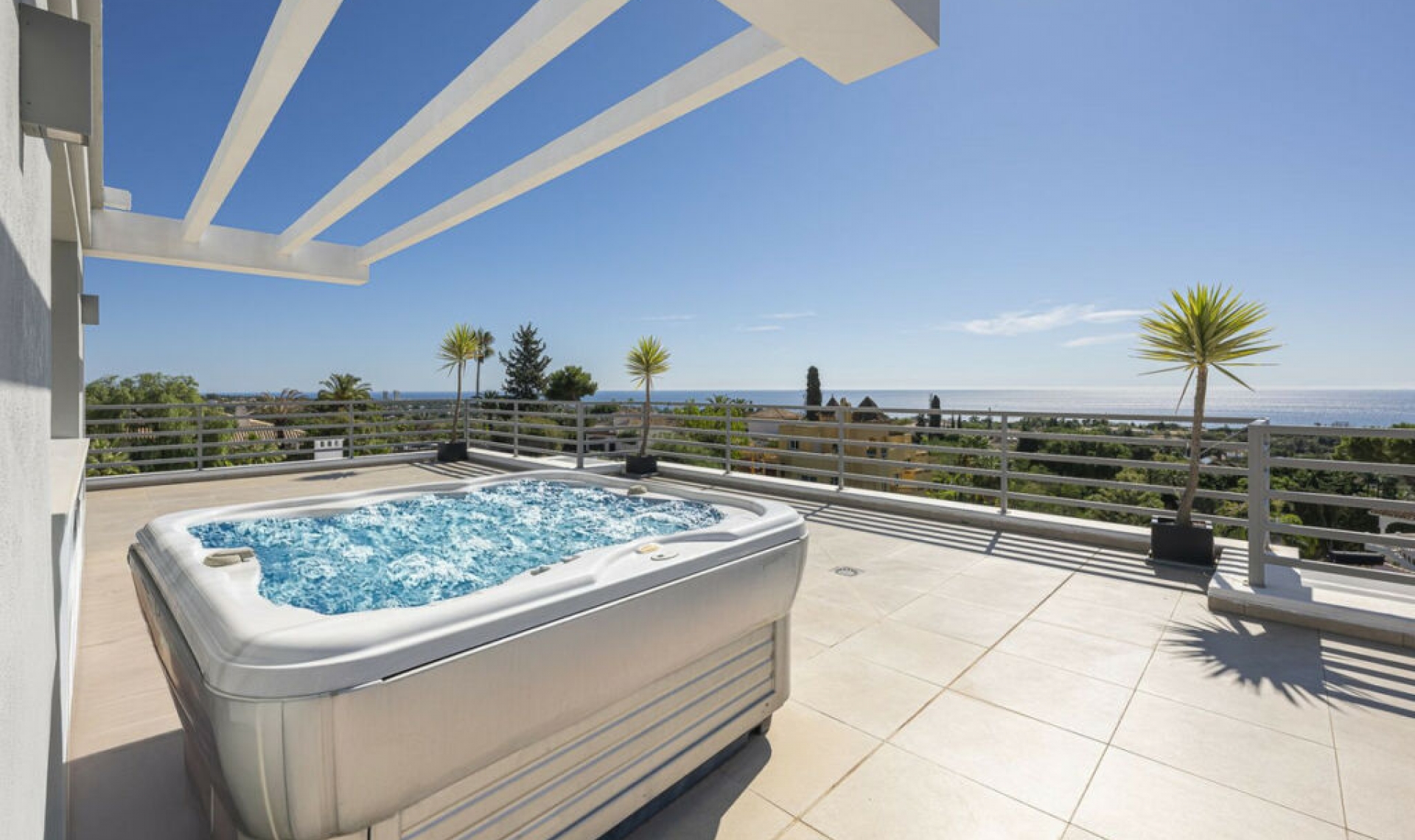 Resale - House -
El Rosario