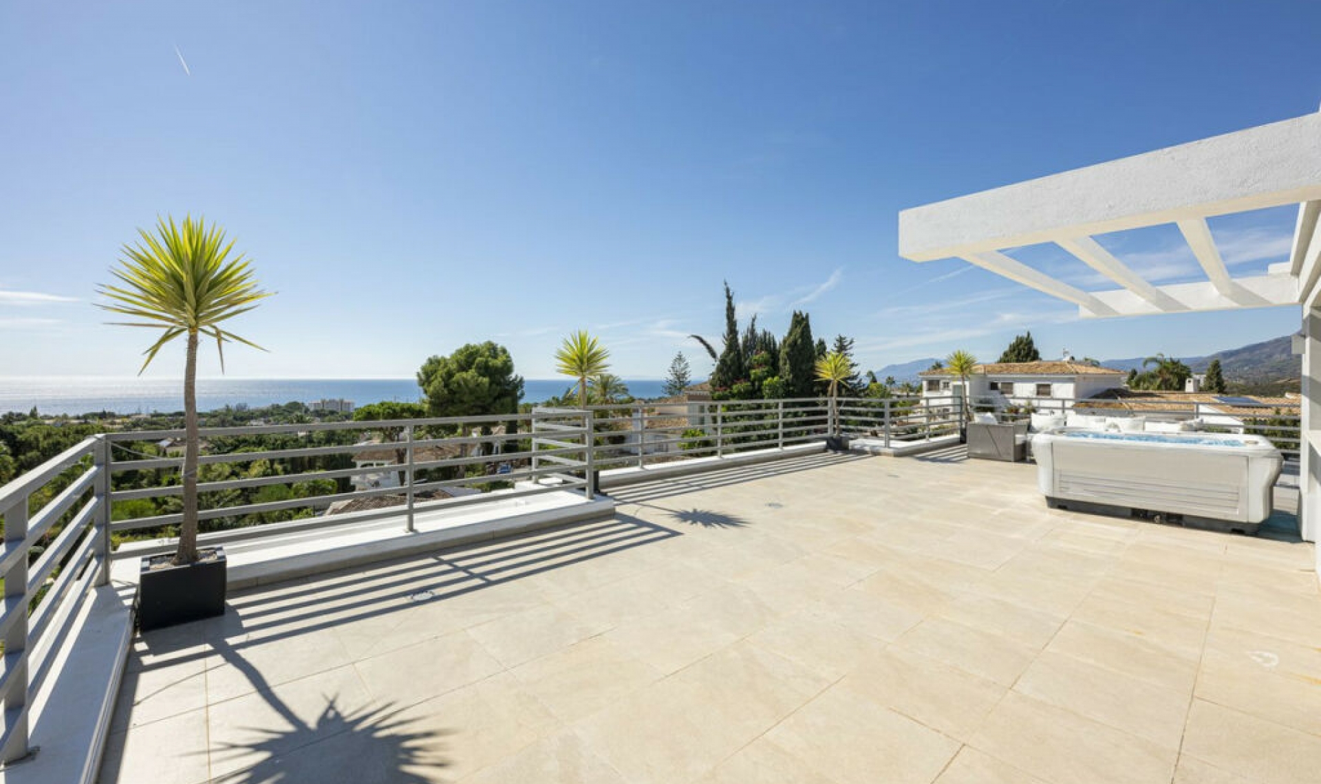 Resale - House -
El Rosario