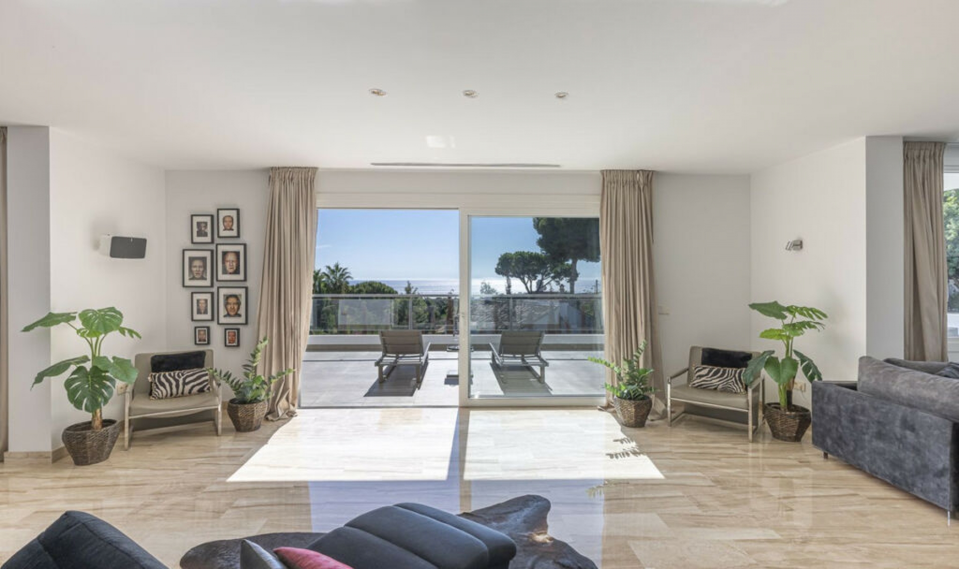 Resale - House -
El Rosario