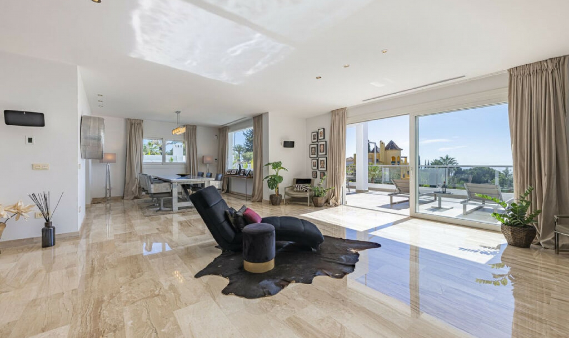 Resale - House -
El Rosario