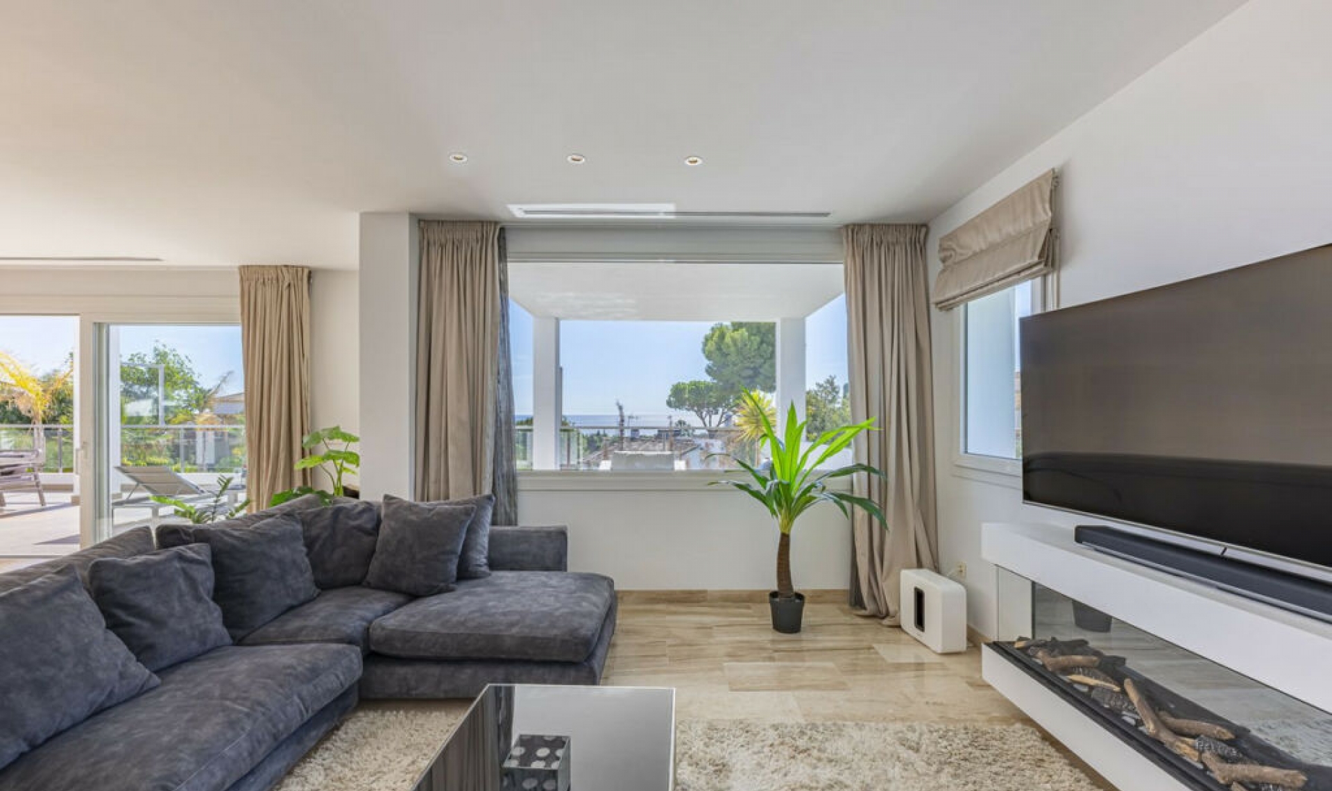 Resale - House -
El Rosario
