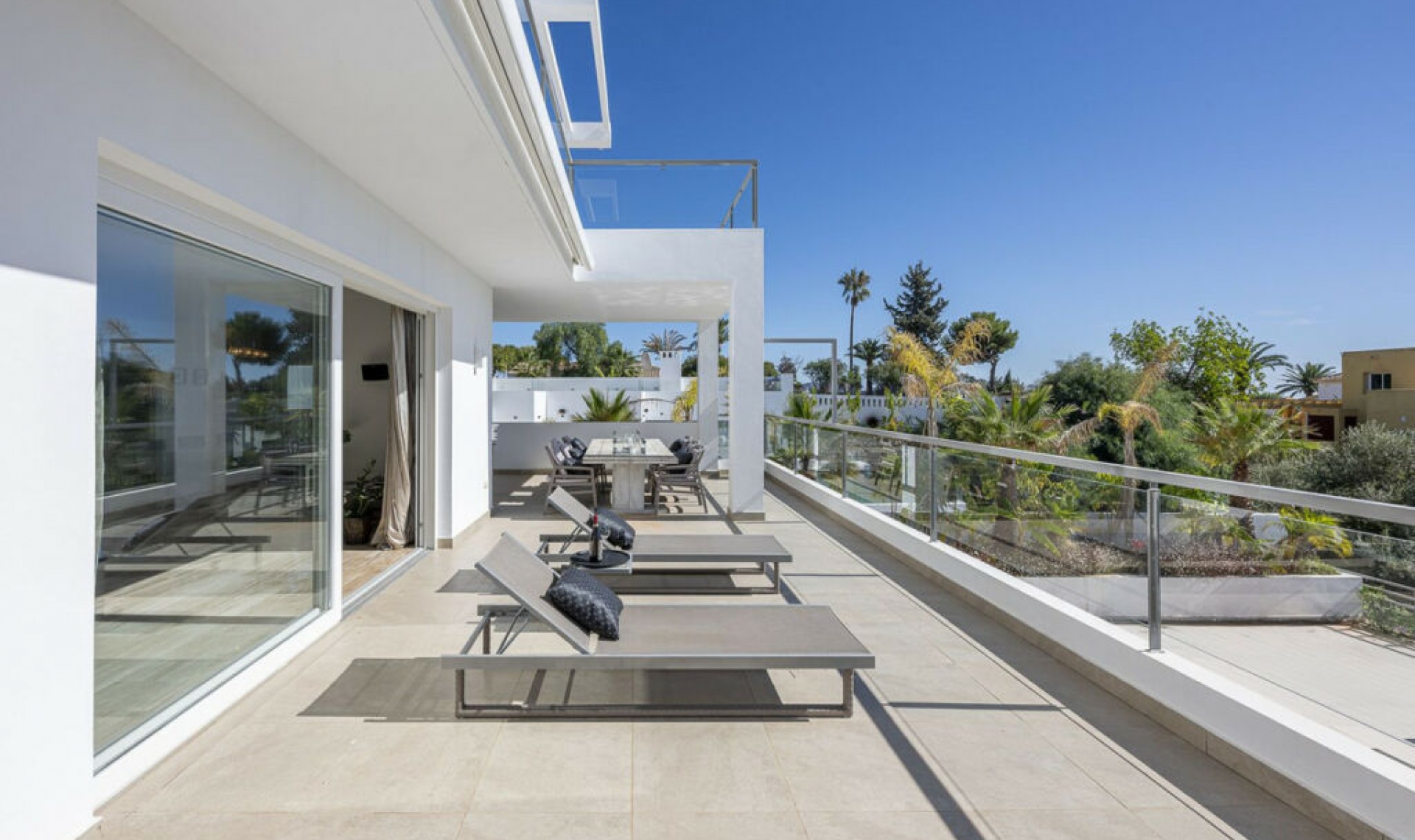 Resale - House -
El Rosario