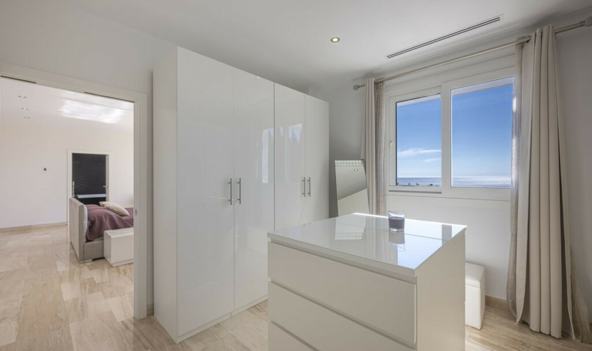 Resale - House -
El Rosario