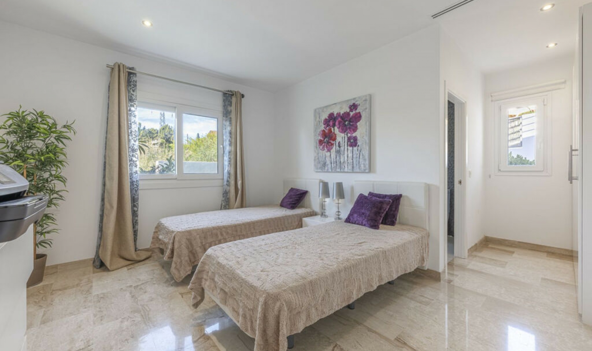 Resale - House -
El Rosario