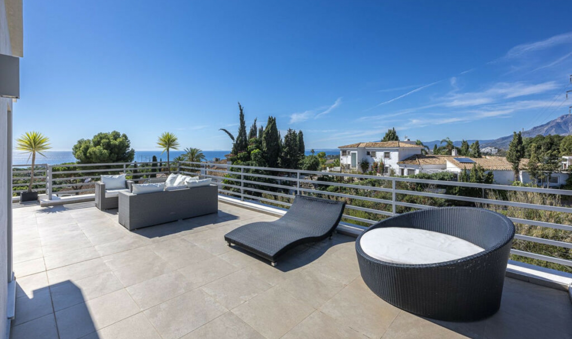 Resale - House -
El Rosario