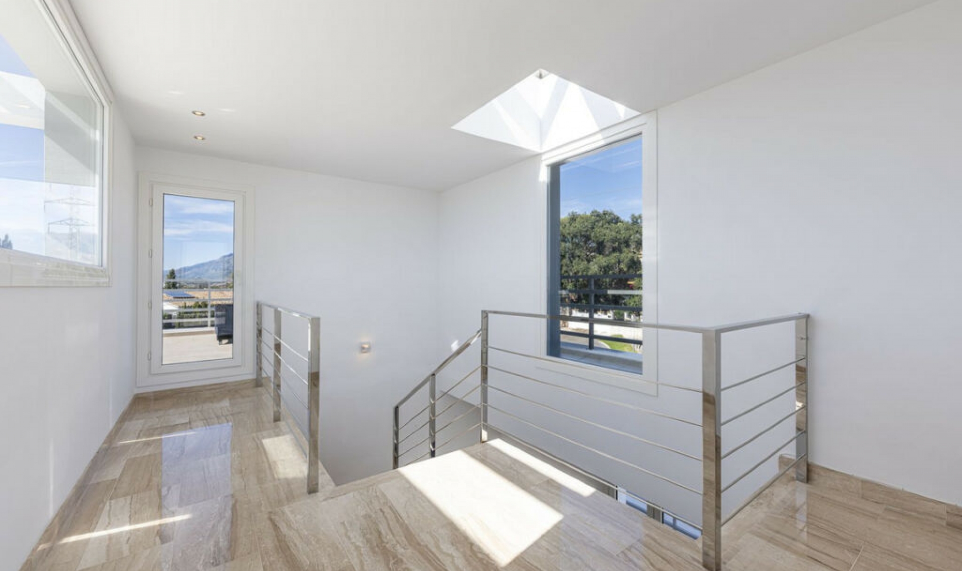 Resale - House -
El Rosario