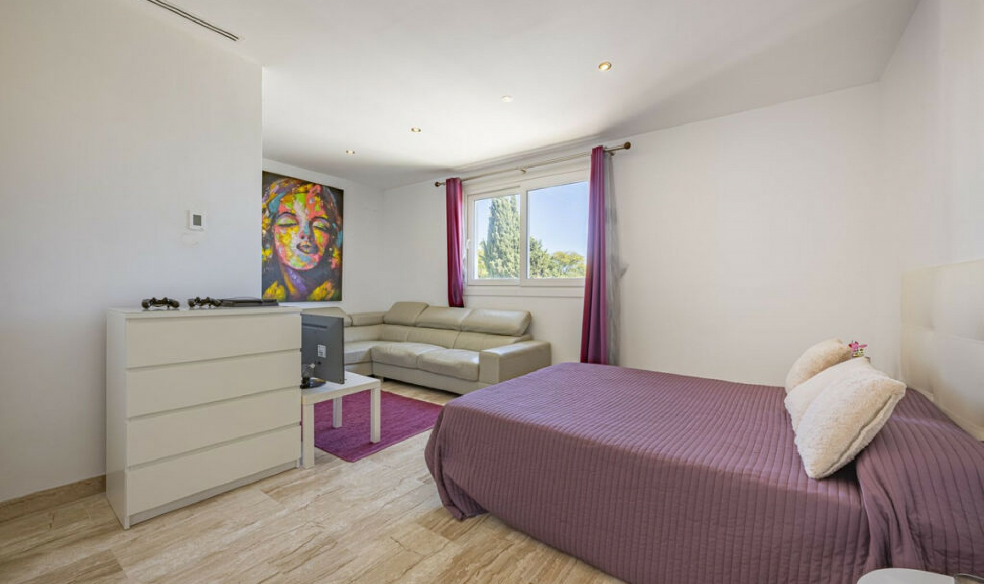 Resale - House -
El Rosario