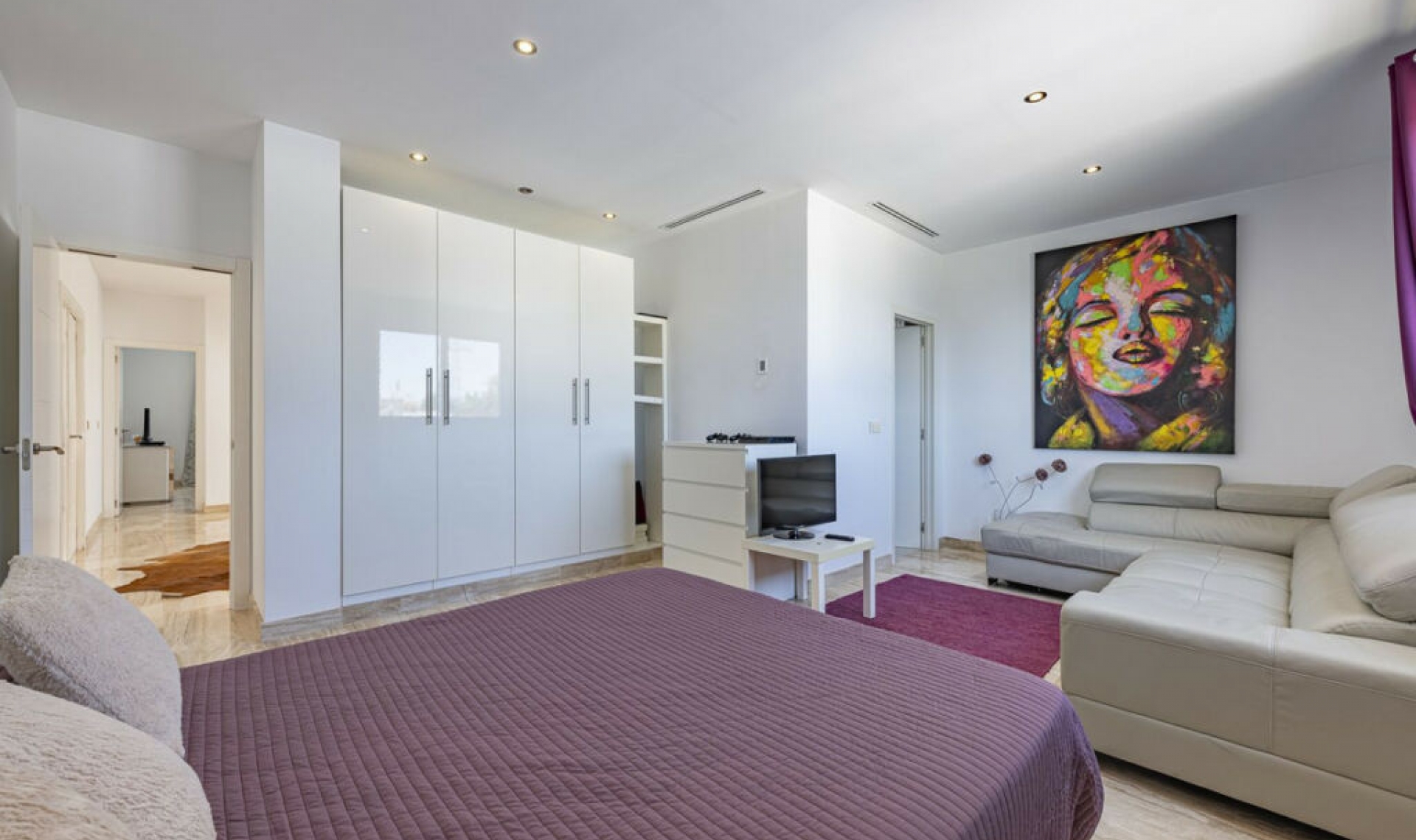 Resale - House -
El Rosario