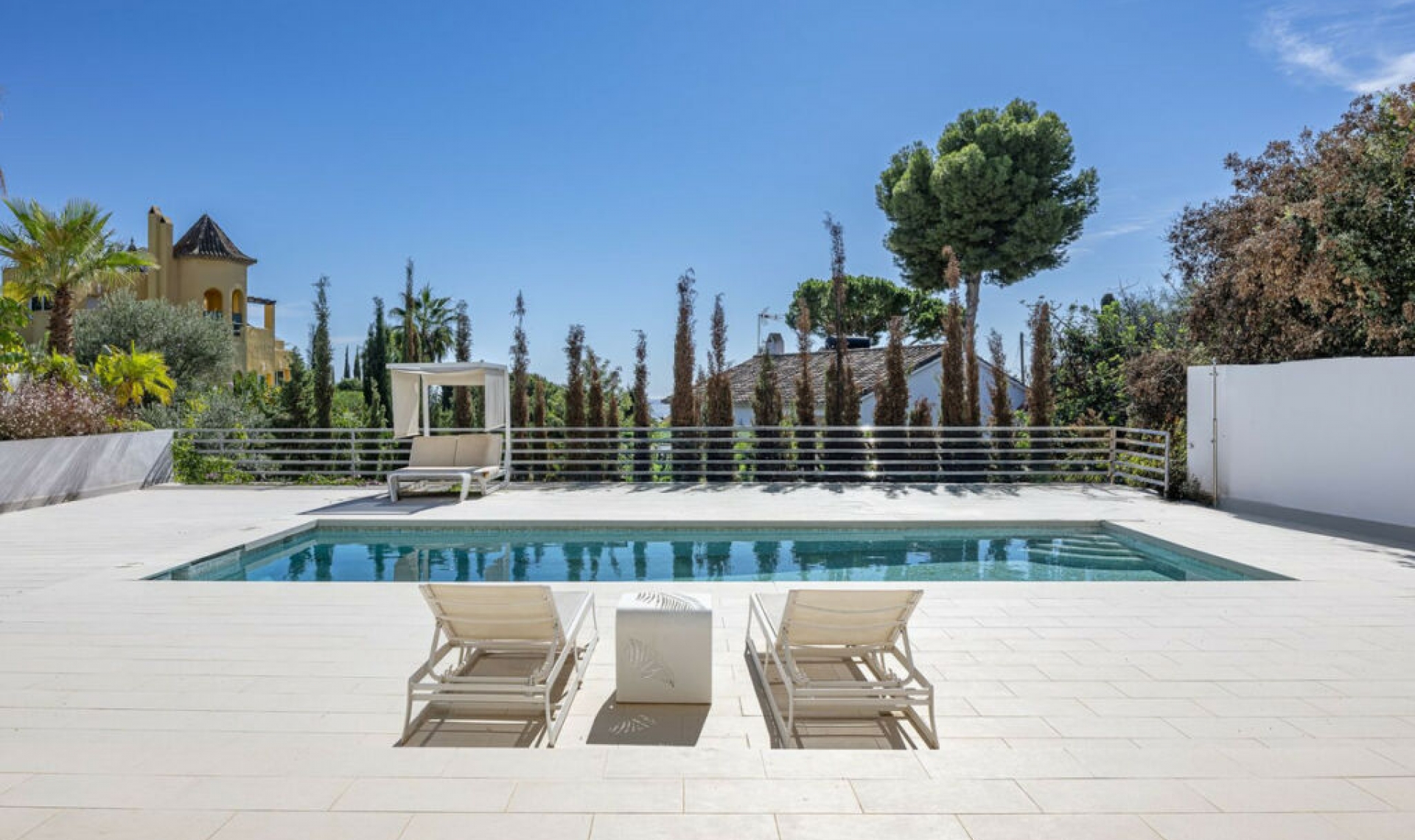 Resale - House -
El Rosario