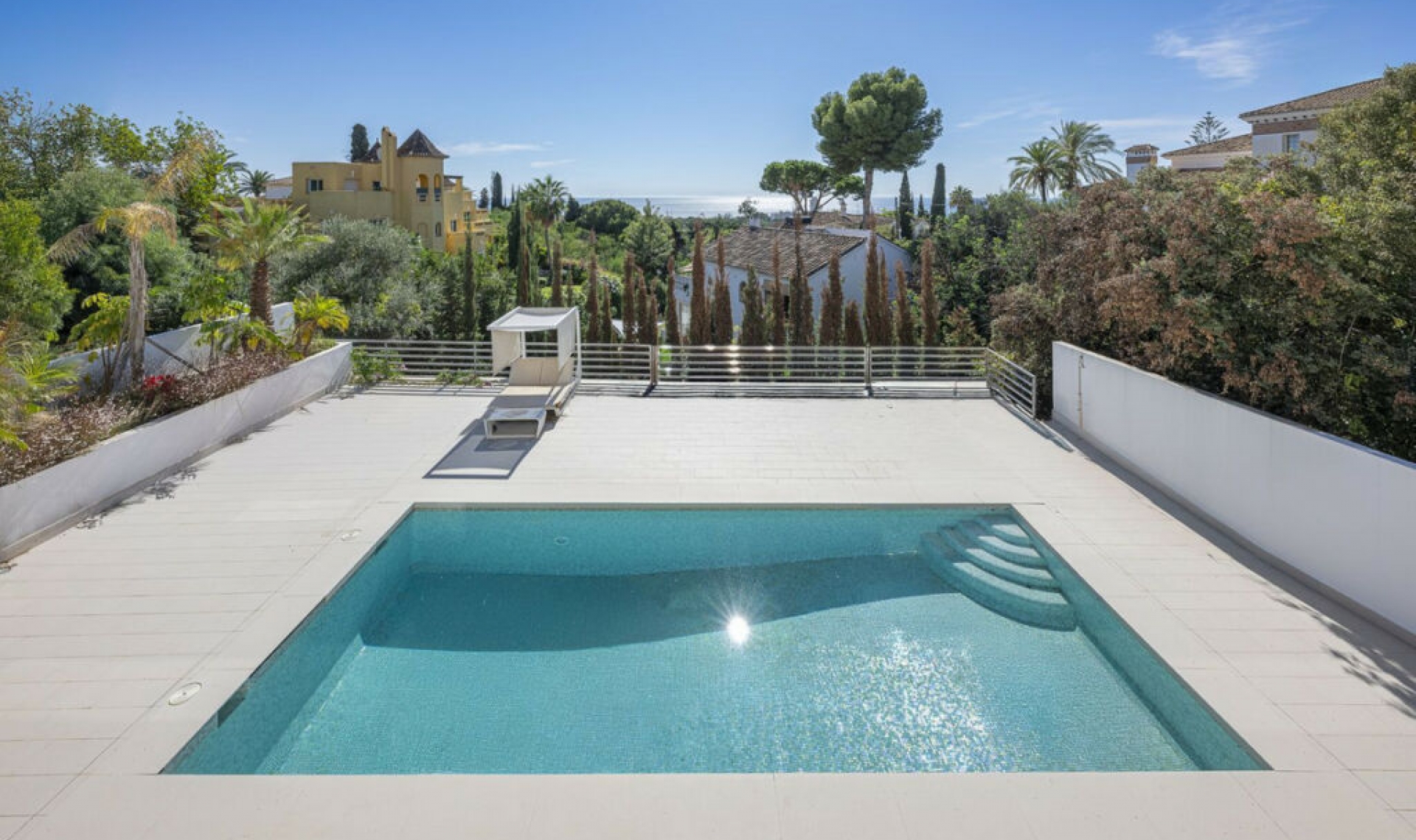 Resale - House -
El Rosario