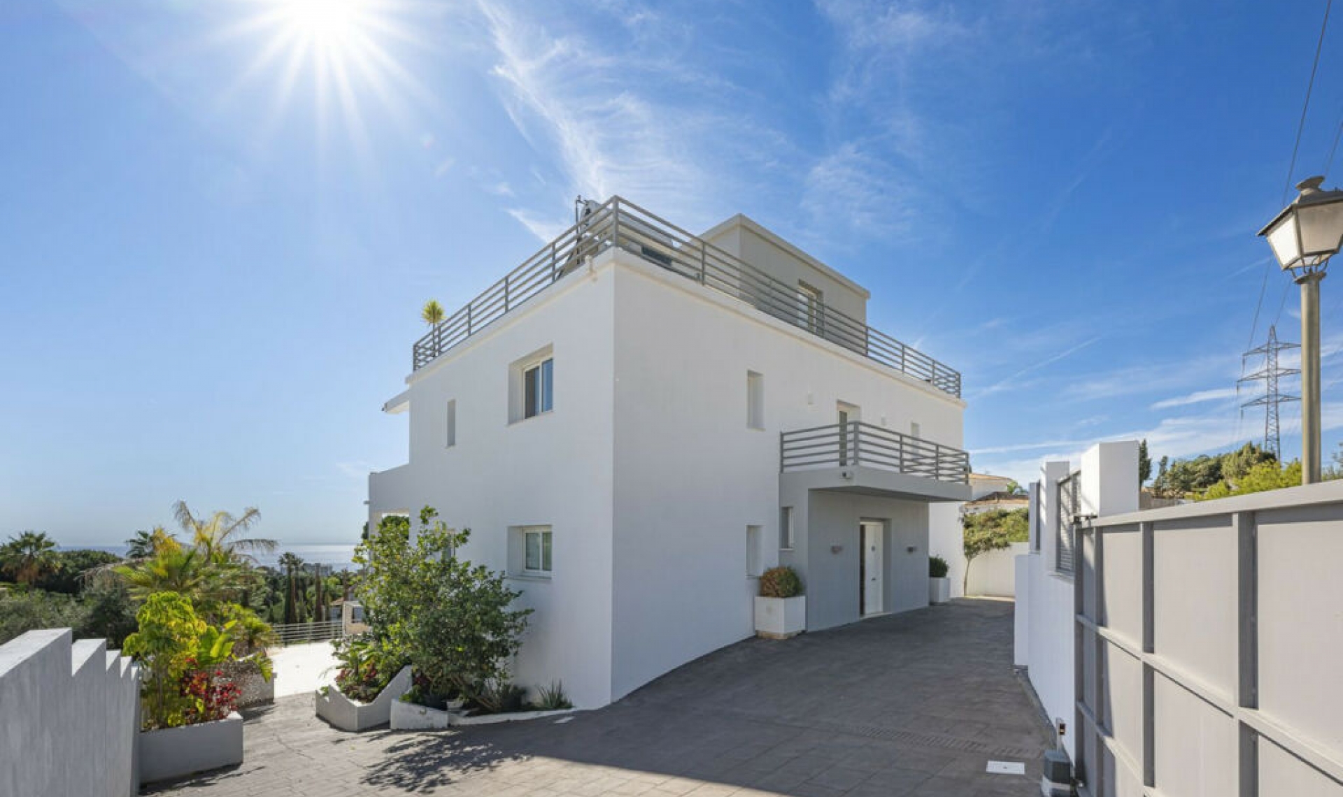 Resale - House -
El Rosario