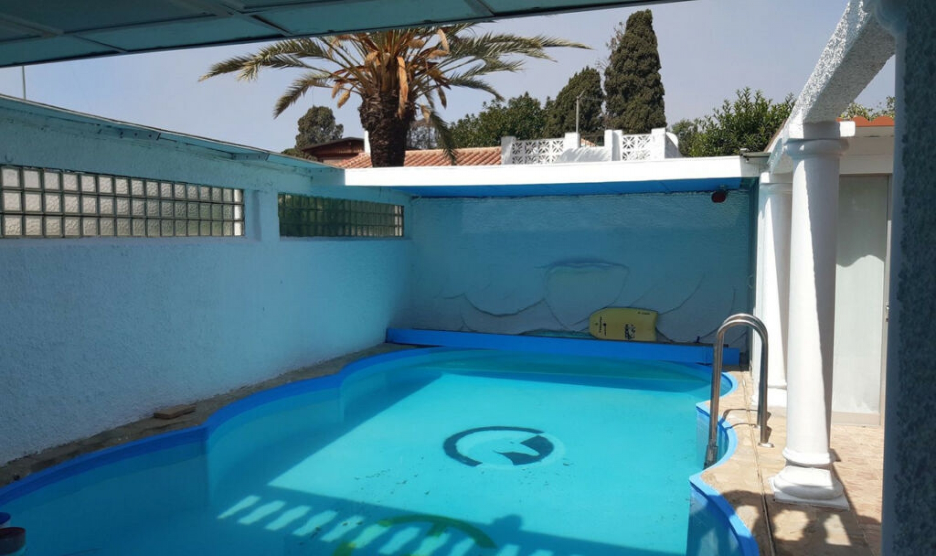 Resale - House -
El Rosario