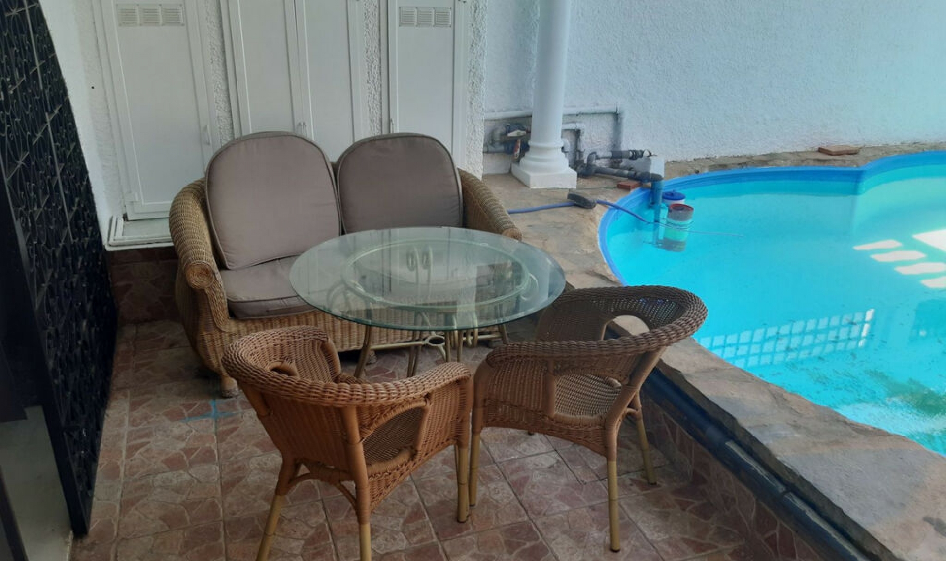 Resale - House -
El Rosario