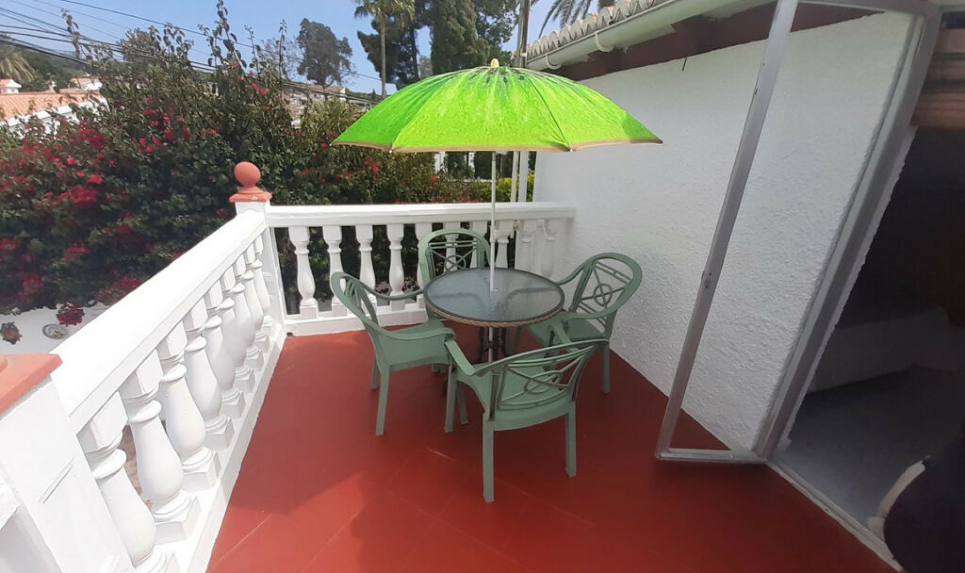 Resale - House -
El Rosario