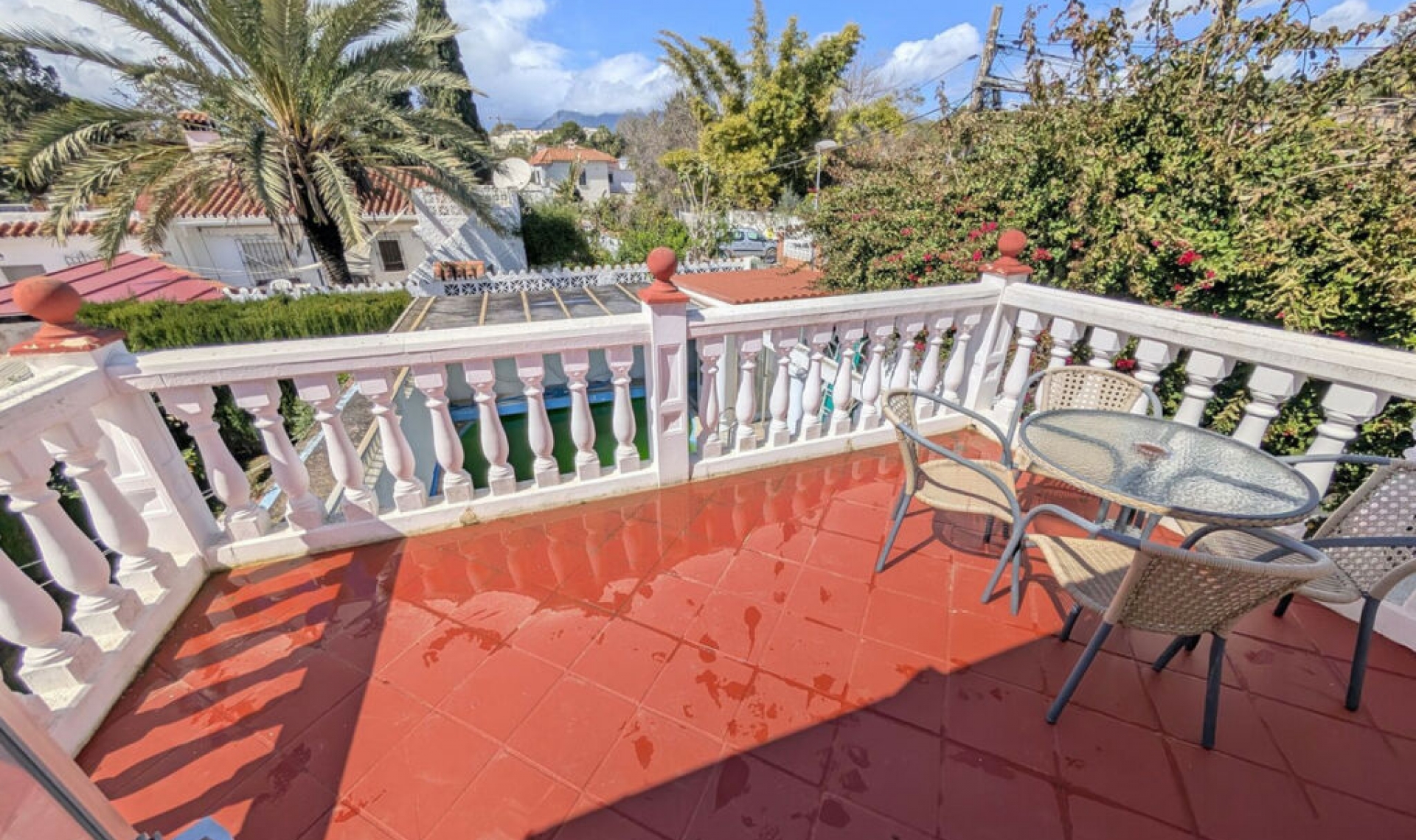 Resale - House -
El Rosario