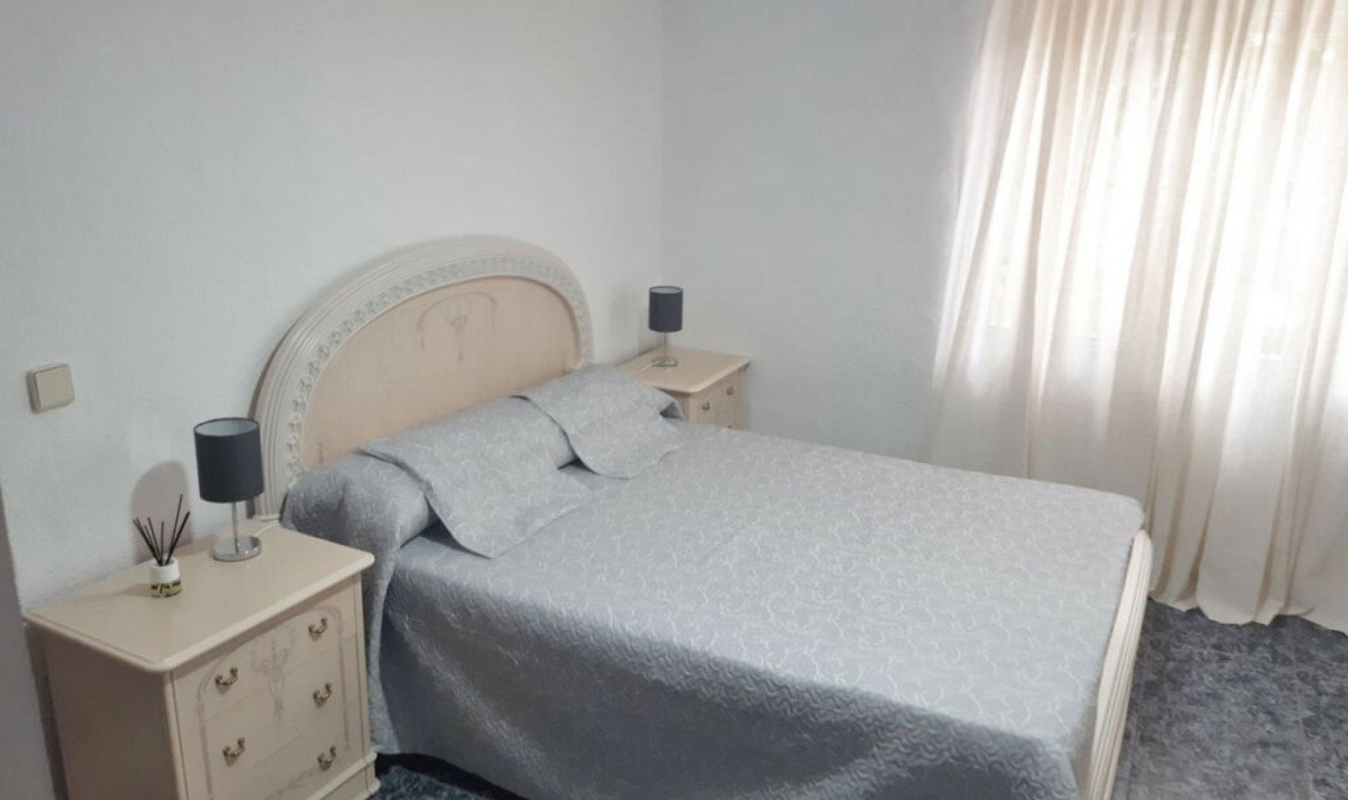 Resale - House -
El Rosario