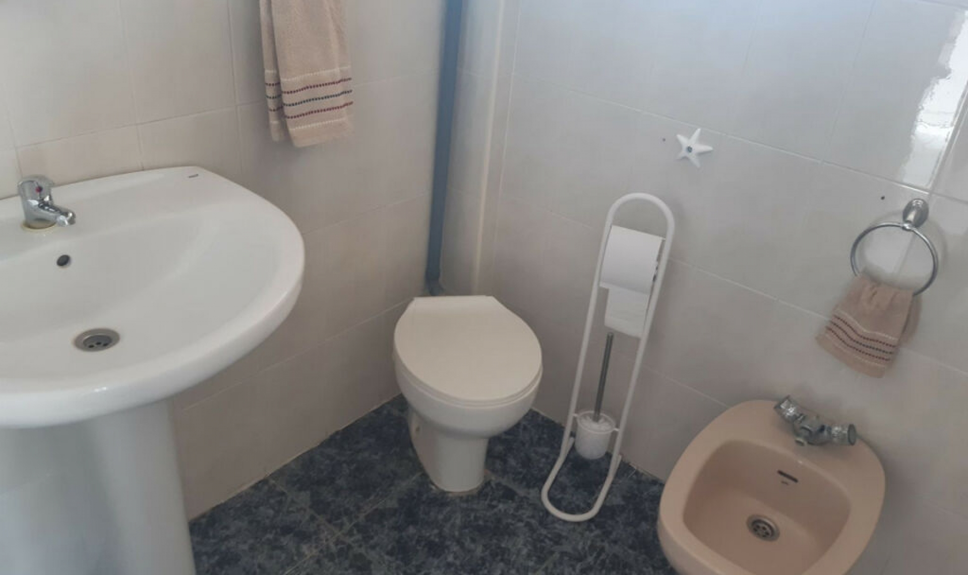 Resale - House -
El Rosario