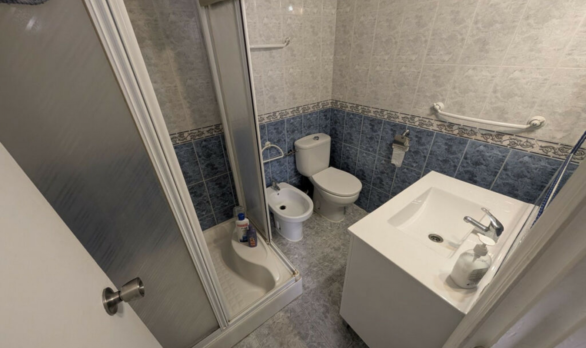 Resale - House -
El Rosario