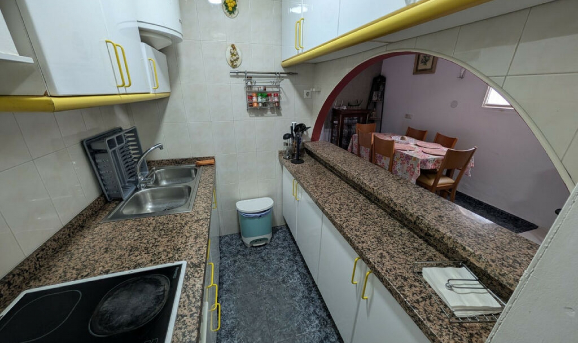 Resale - House -
El Rosario