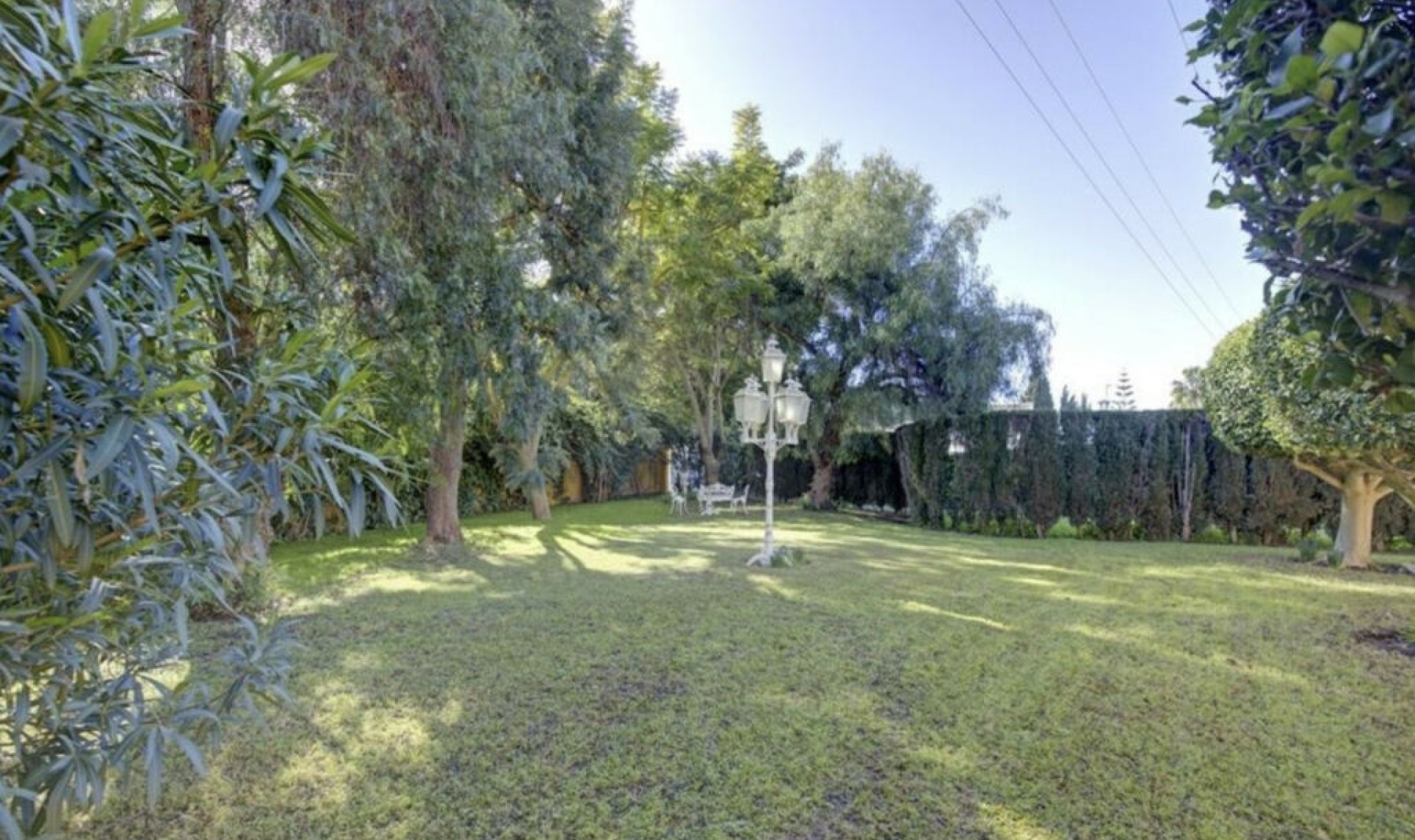 Resale - House -
El Rosario