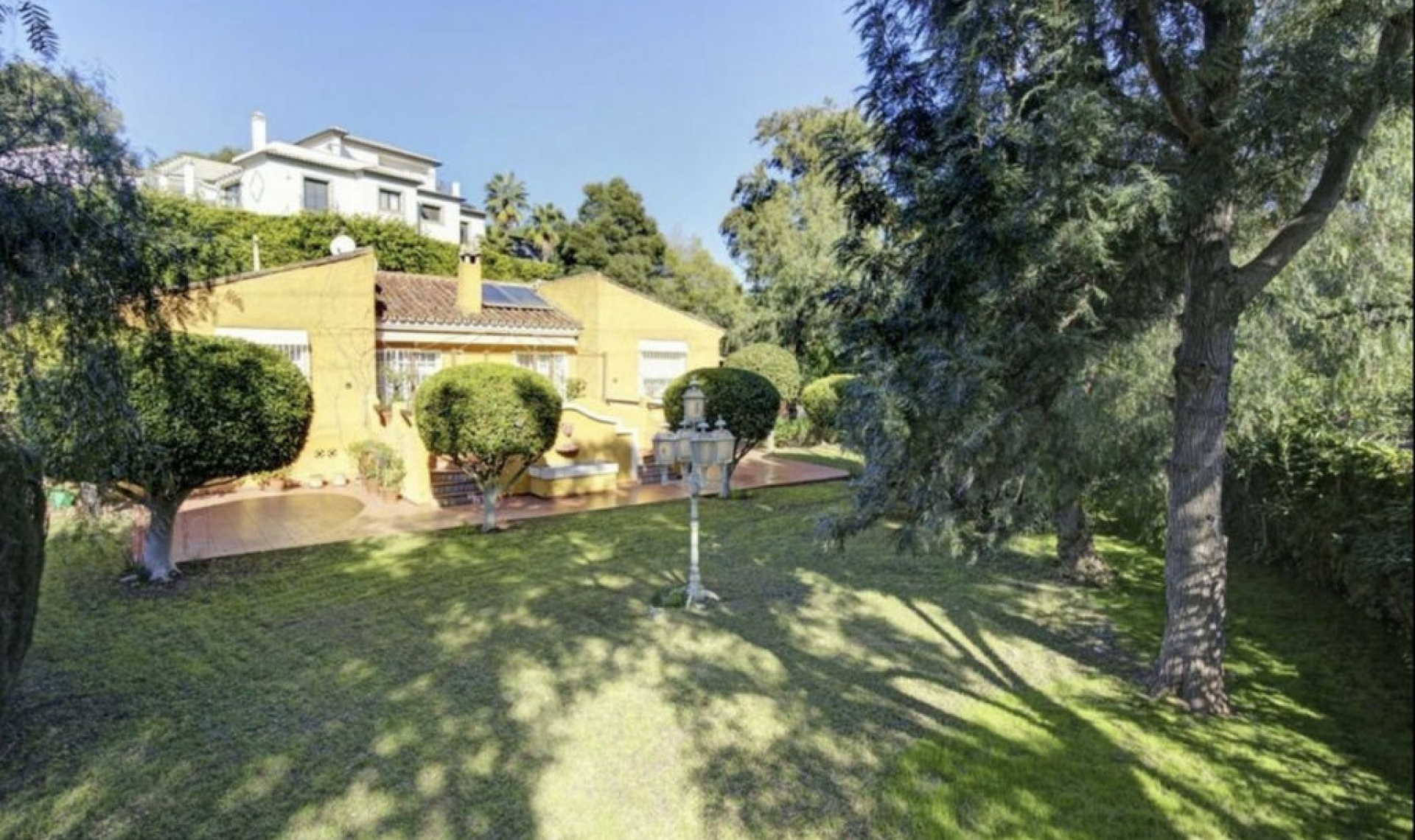 Resale - House -
El Rosario