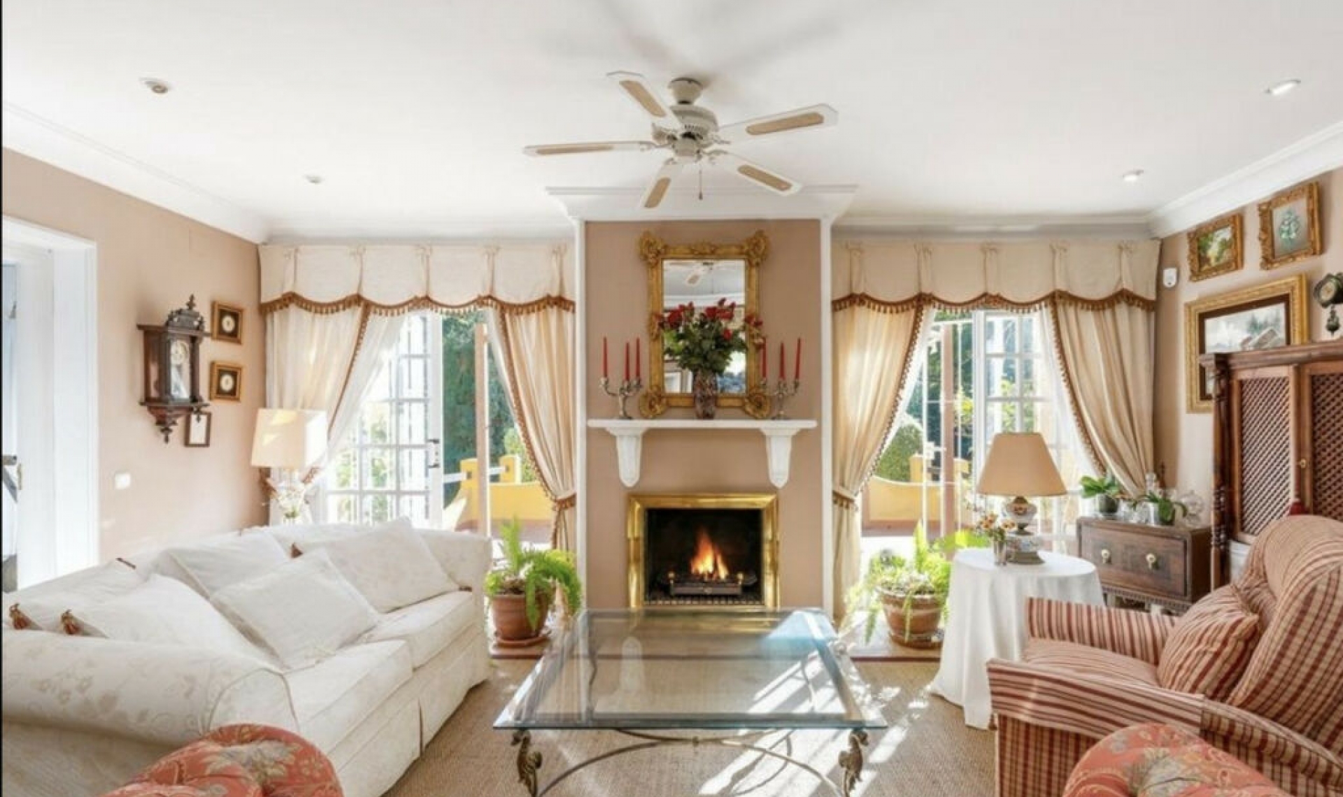 Resale - House -
El Rosario