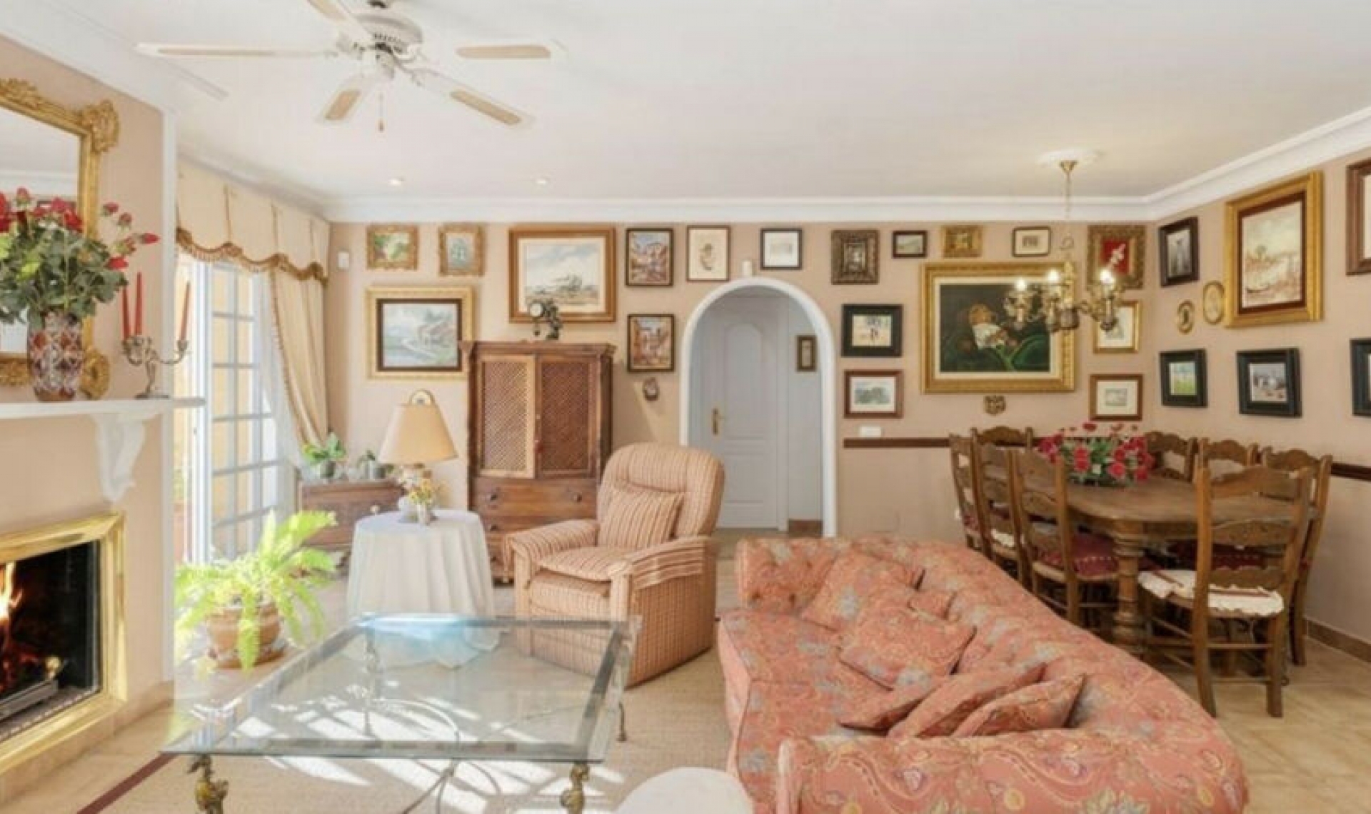 Resale - House -
El Rosario