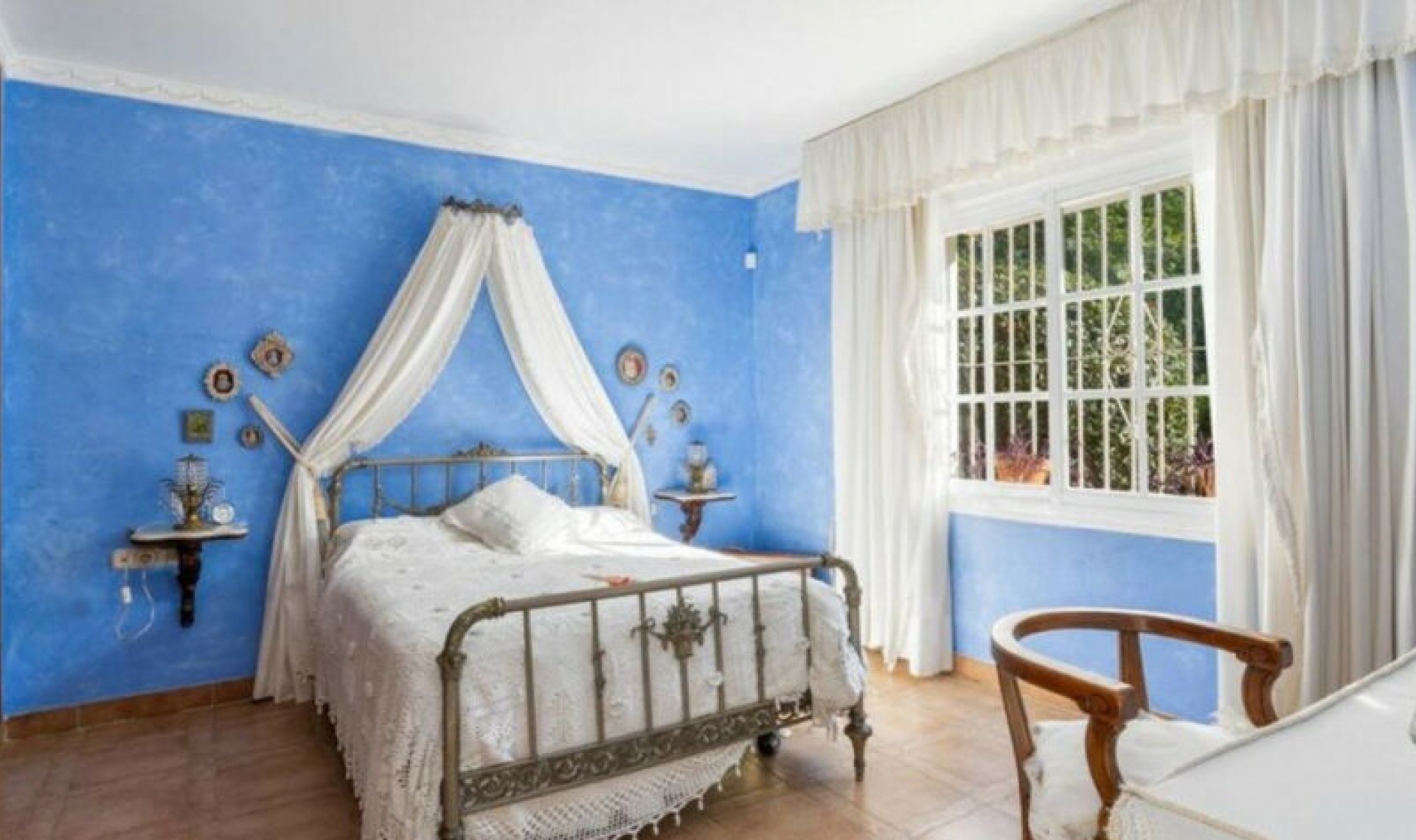 Resale - House -
El Rosario