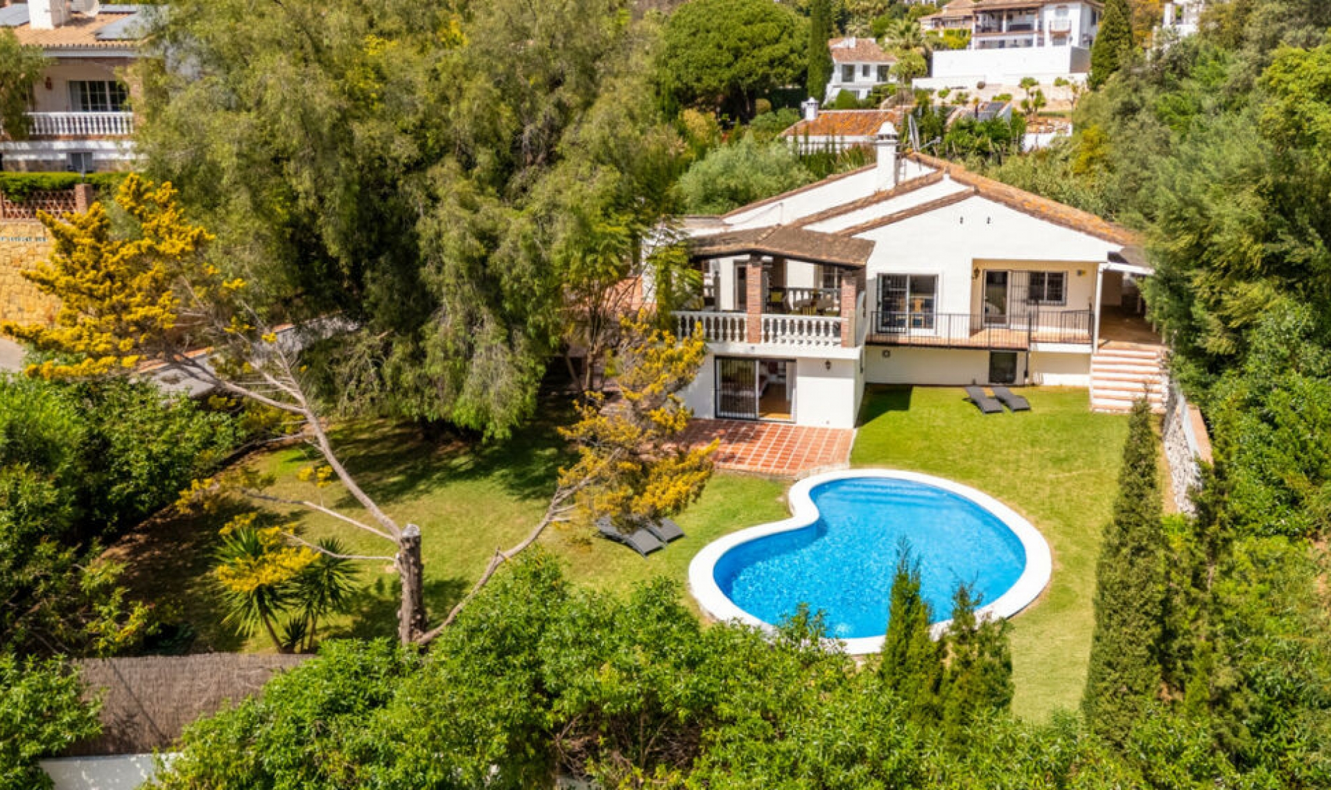 Resale - House -
El Rosario