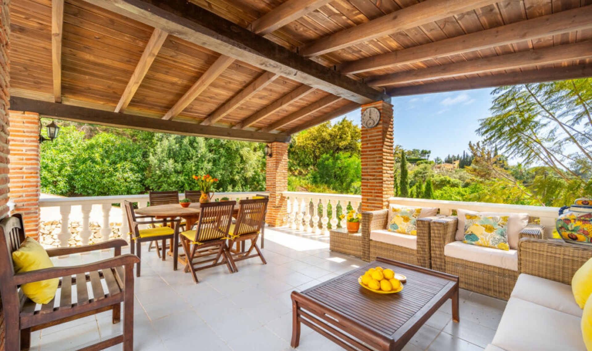 Resale - House -
El Rosario