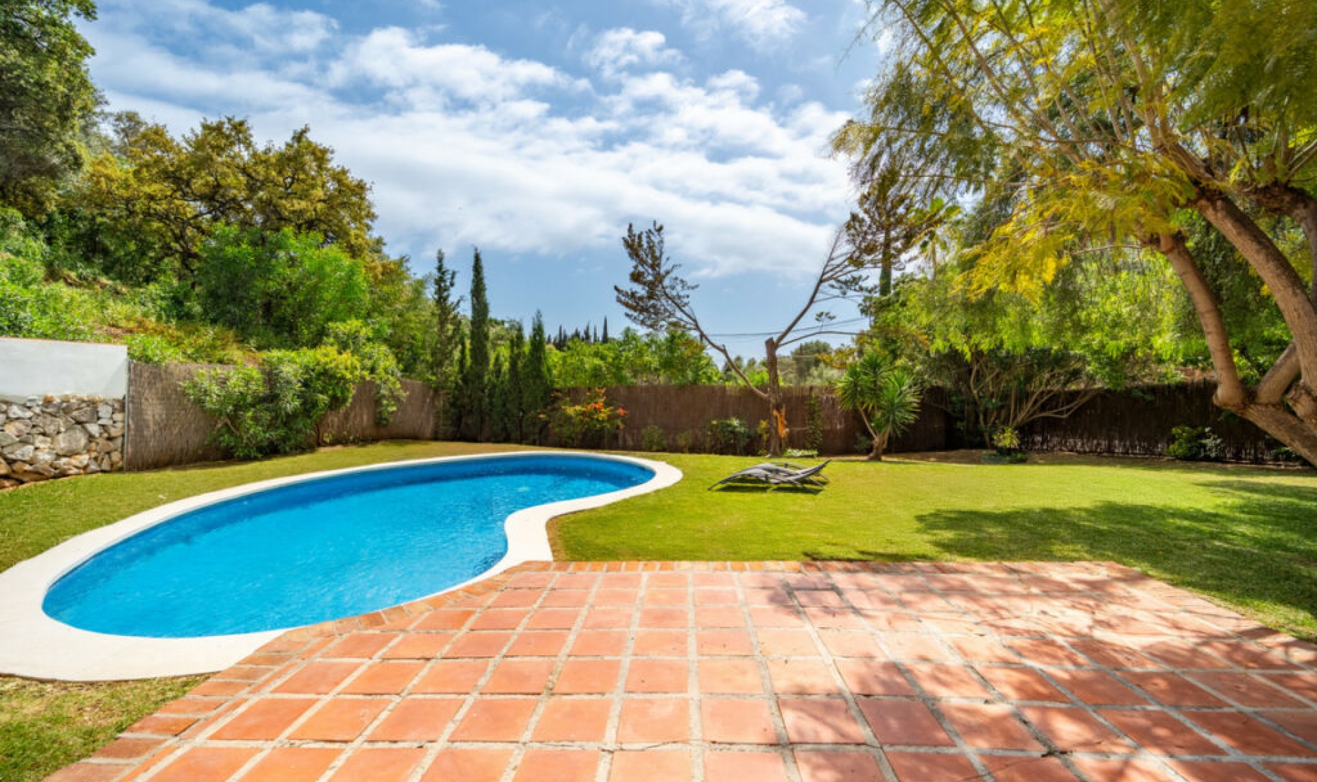 Resale - House -
El Rosario