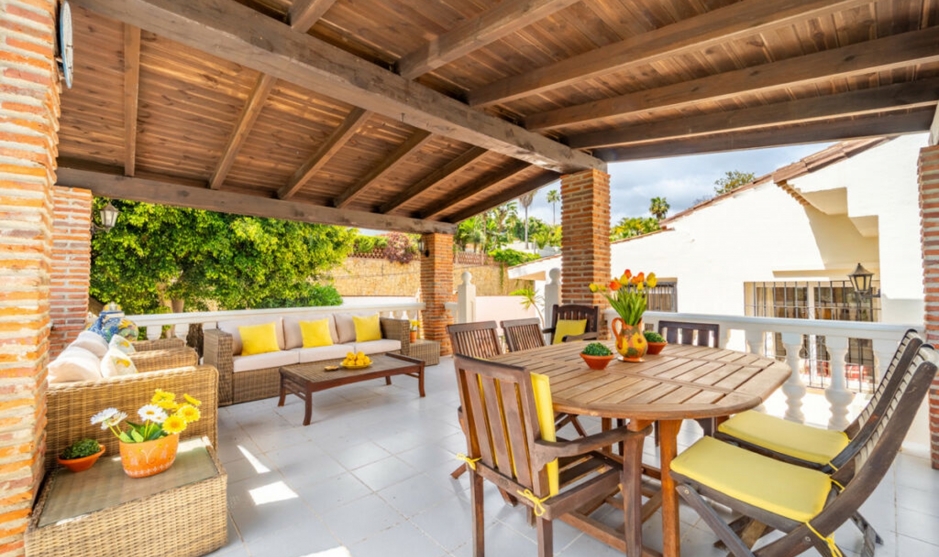 Resale - House -
El Rosario