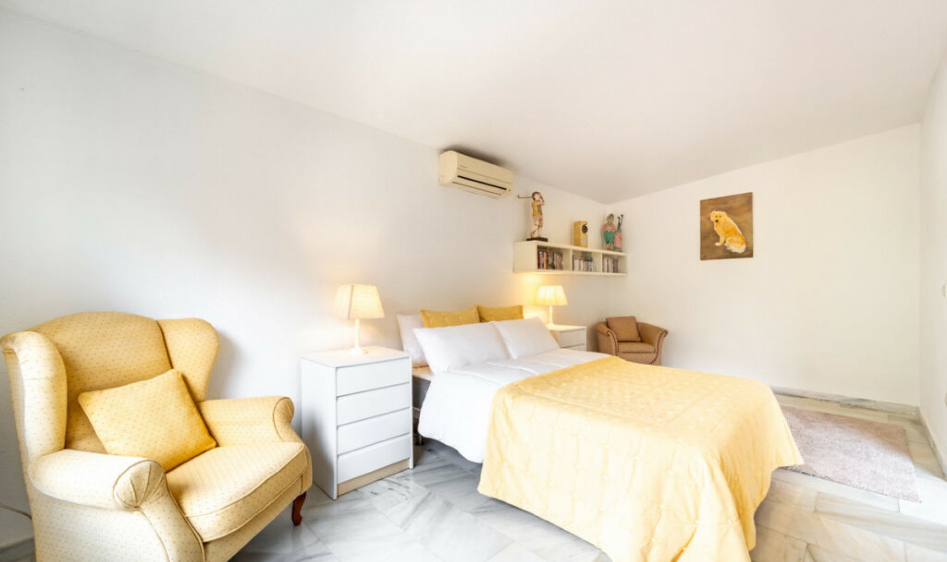 Resale - House -
El Rosario