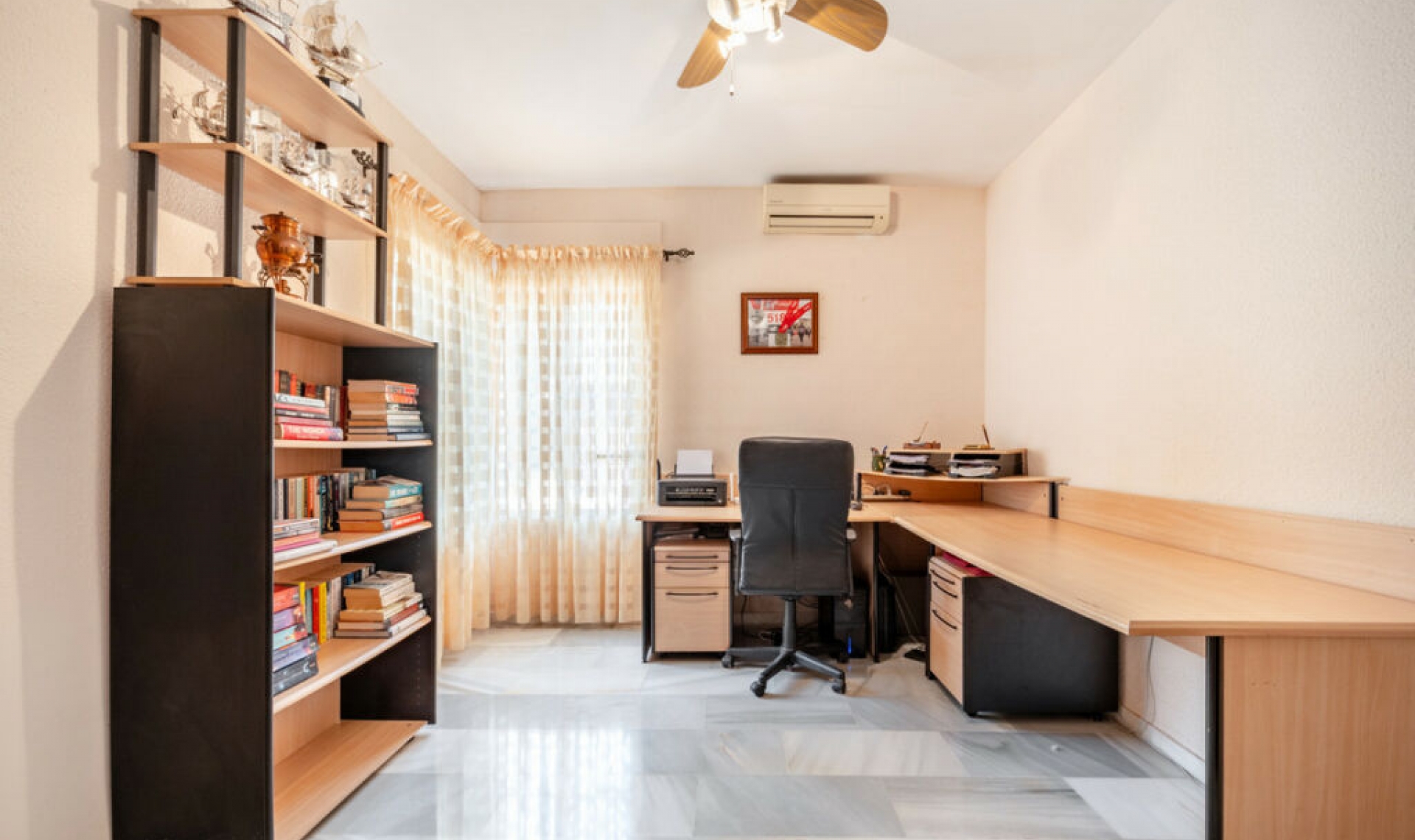 Resale - House -
El Rosario