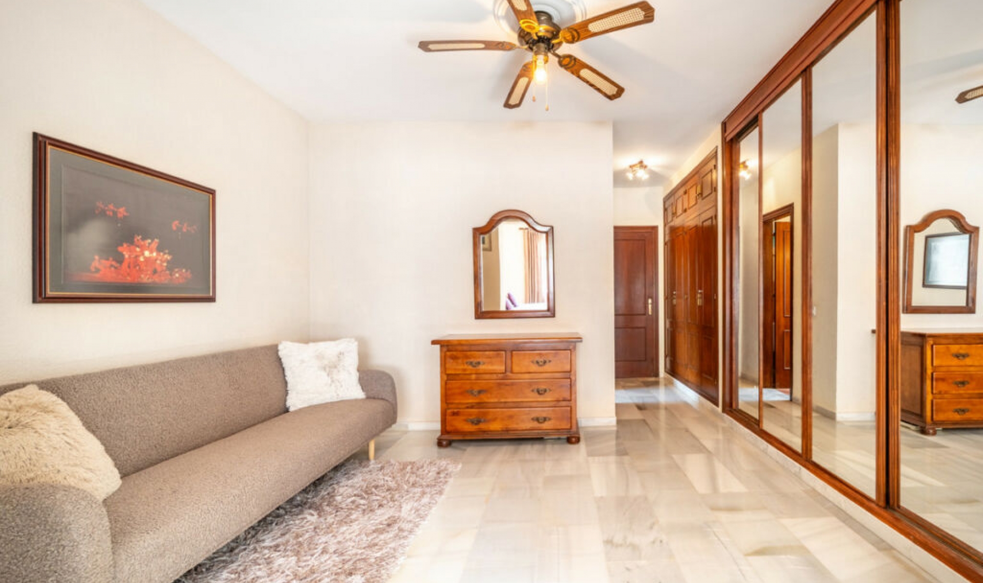 Resale - House -
El Rosario