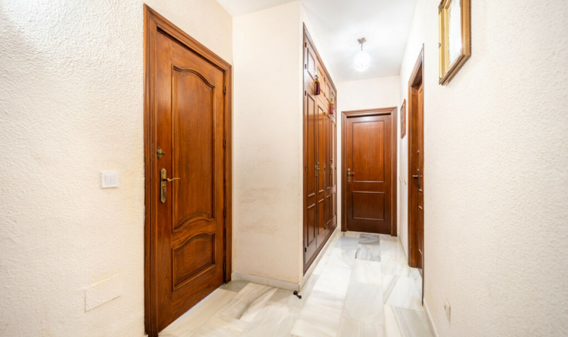 Resale - House -
El Rosario