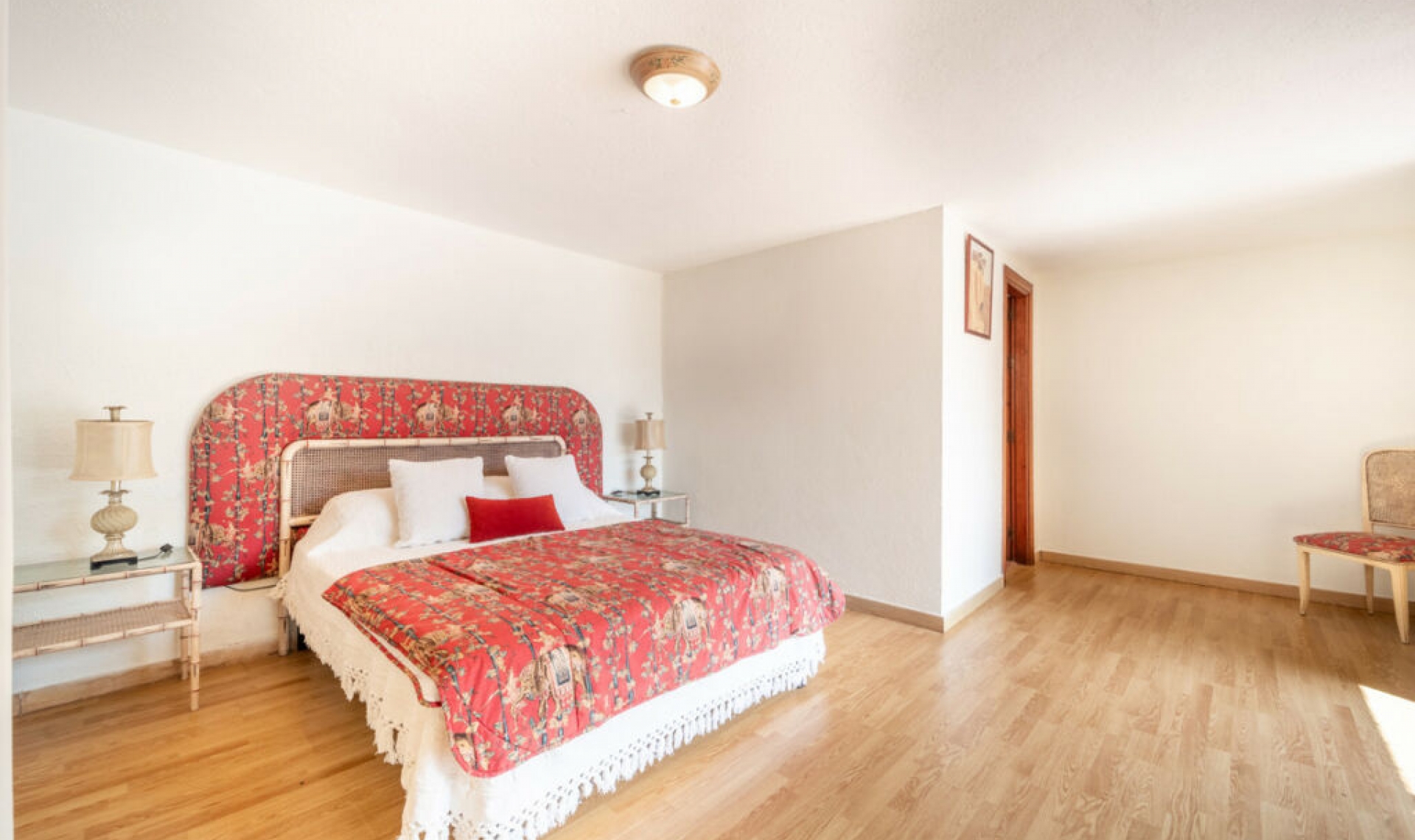 Resale - House -
El Rosario