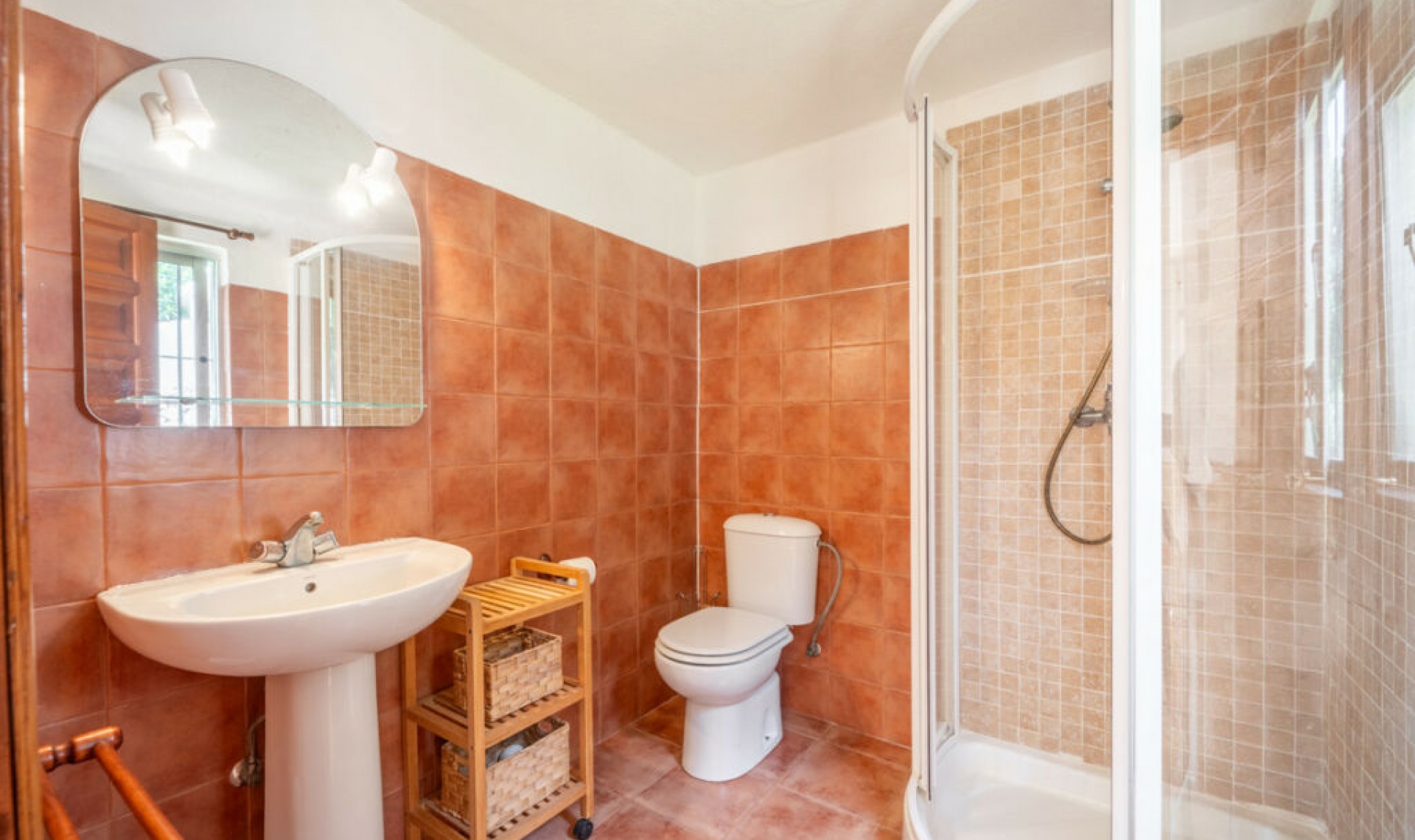 Resale - House -
El Rosario