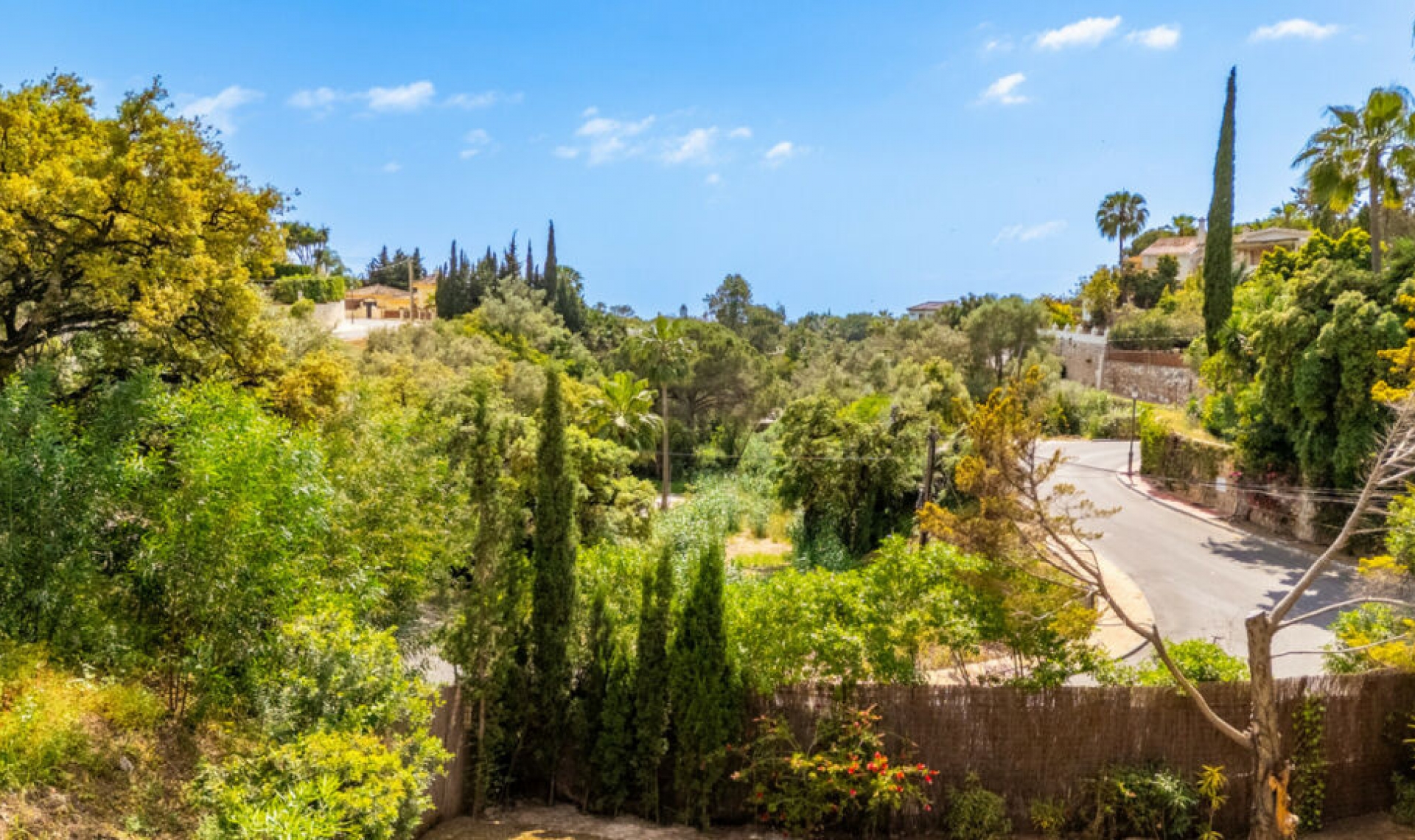 Resale - House -
El Rosario