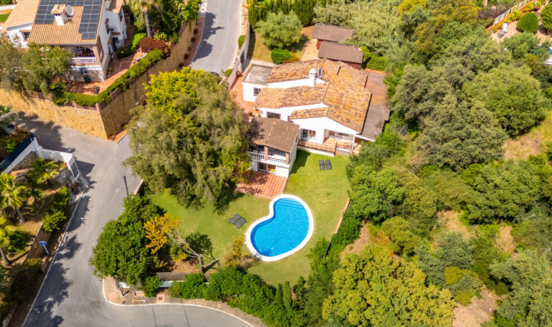 Resale - House -
El Rosario