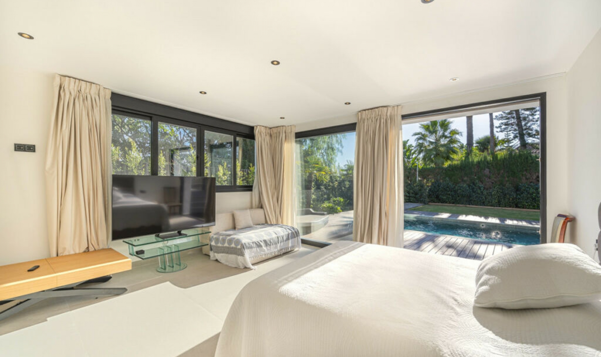 Resale - House -
El Rosario